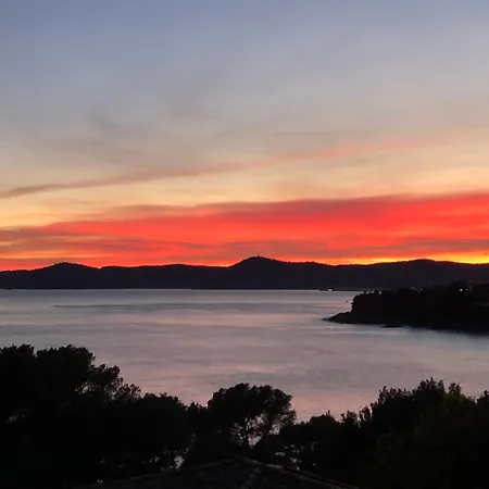 Piccolina Aiguebelle Lavandou Face Aux Iles * ル・ラヴァンドゥー